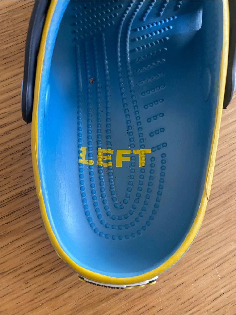 Crocs Despicable Me Minion Big Kids Girl Boy Classic Clog Crocs Size 7